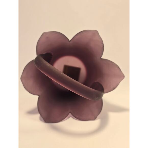 Mikasa Handcrafted Diane Love Purple Frosted‎ Candy Basket
Regular 6" - Picture 4 of 7